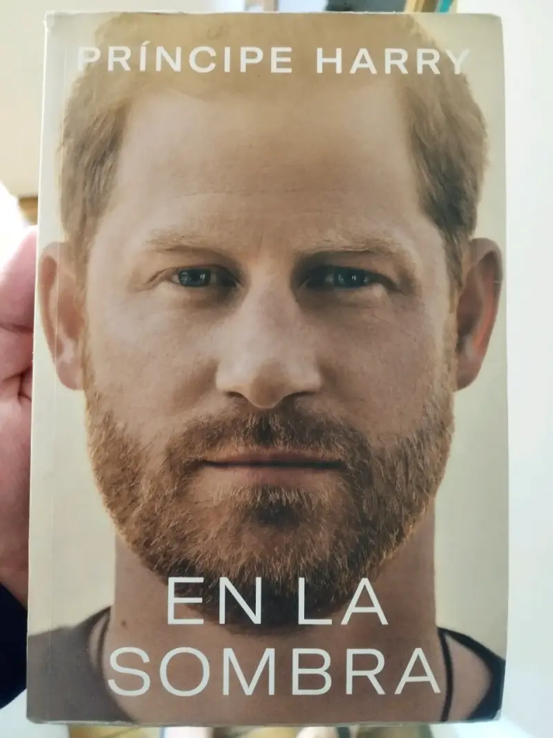 Libro 'En la Sombra' Príncipe Harry - 1