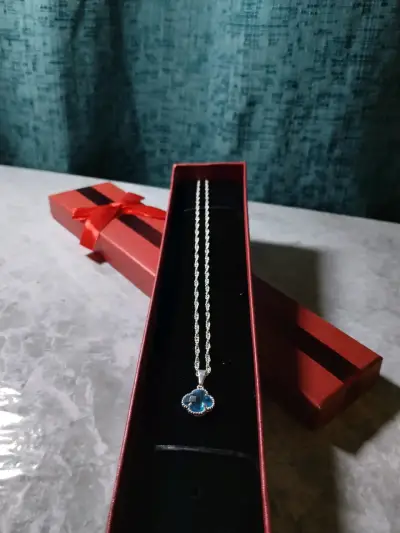 Collar plata con dije azul - miniatura 1