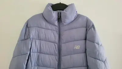 Parka  New Balance Talla S poco uso - miniatura 1