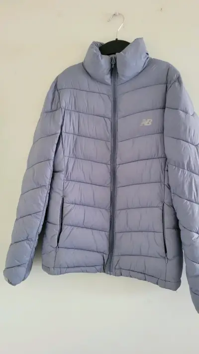 Parka  New Balance Talla S poco uso - miniatura 4
