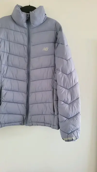 Parka  New Balance Talla S poco uso - miniatura 6