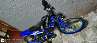 Bicicleta infantil azul - miniatura 1