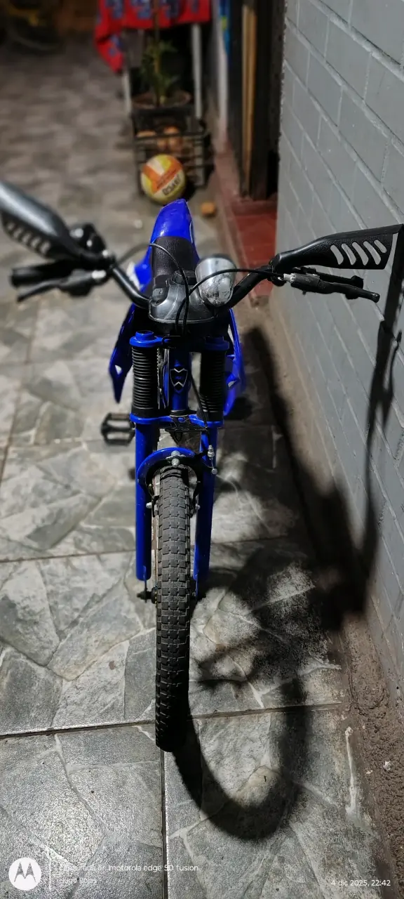 Bicicleta infantil azul - 4