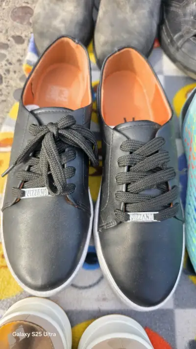 Zapatillas negras Vizzano - miniatura 1