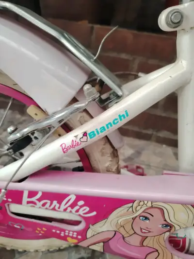 Bicicleta infantil Barbie rosada - miniatura 5