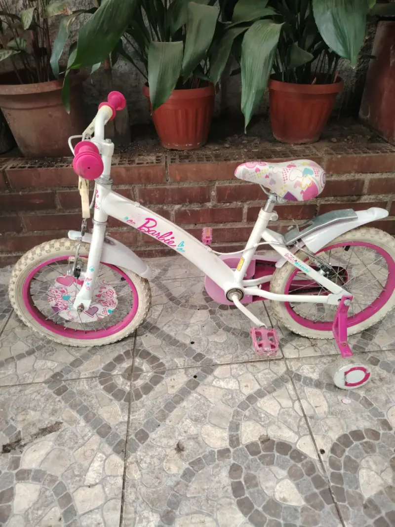 Bicicleta infantil Barbie rosada - 6