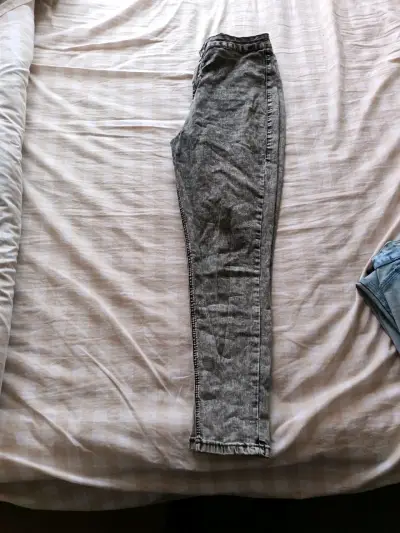 Pantalón gris estilo vintage - miniatura 1