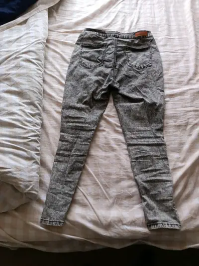Pantalón gris estilo vintage - miniatura 2