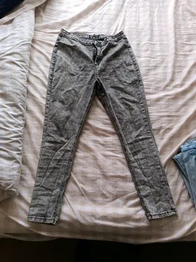 Pantalón gris estilo vintage - miniatura 3