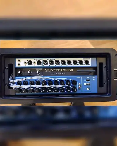 Soundcraft Ui24R (Impecable) + Rack VLP - miniatura 1