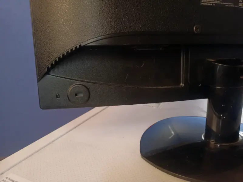 Monitor HP S1933 - 4