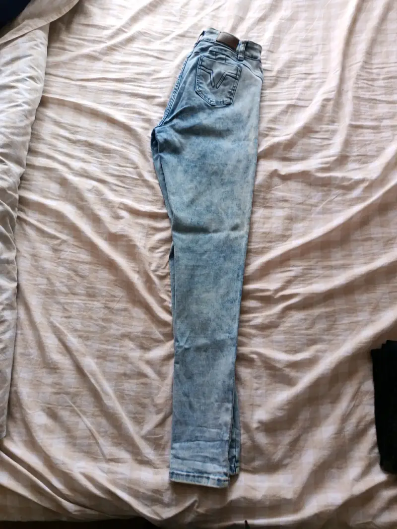 Jeans azul claro desgastado - 1