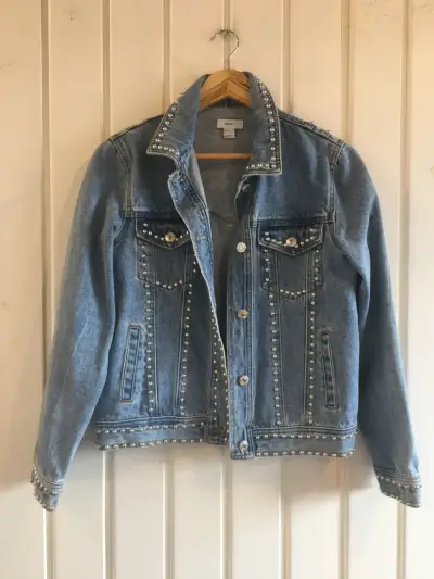 Chaqueta de mezclilla con tachas - miniatura 1