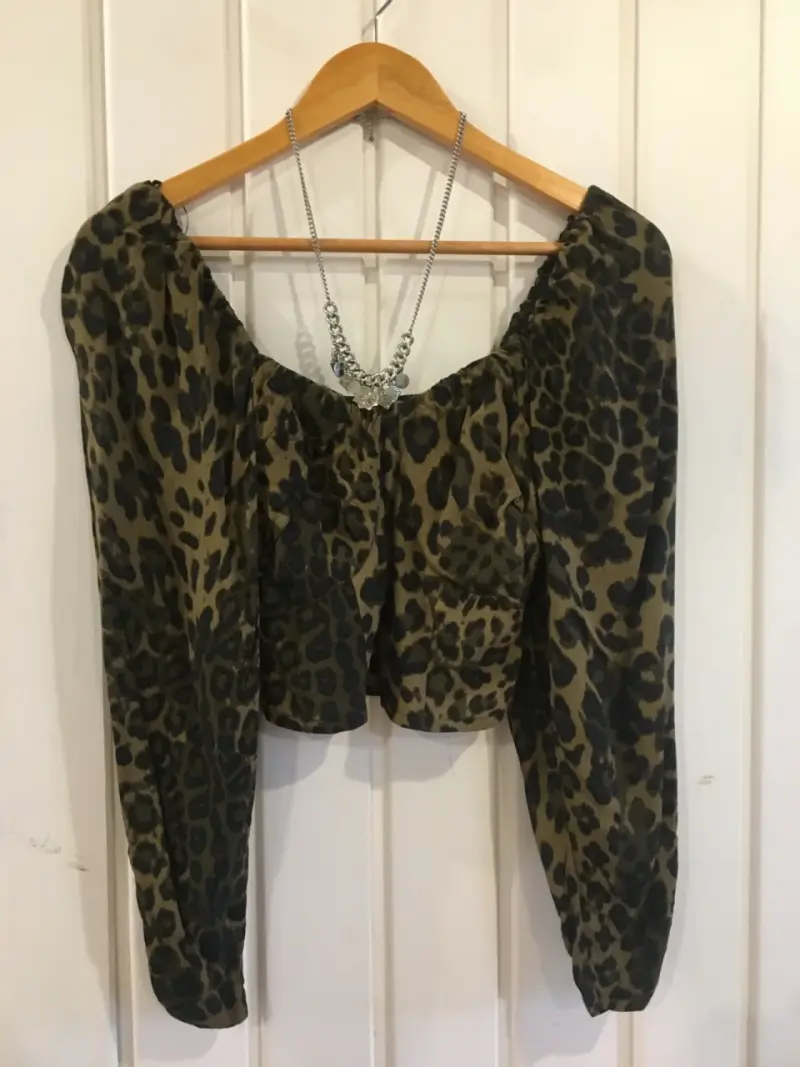 Blusa animal print manga larga - 1