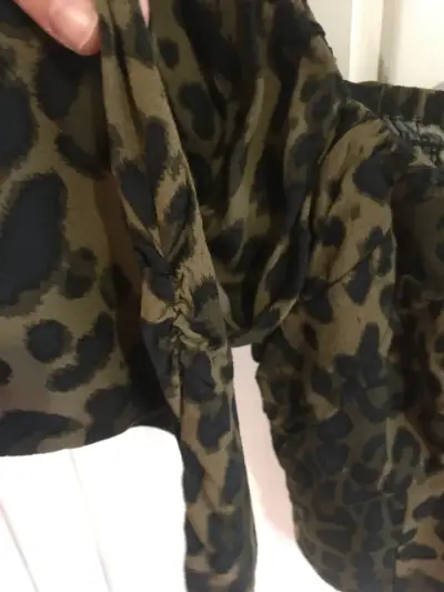 Blusa animal print manga larga - miniatura 5