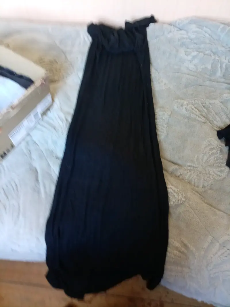 Vestido negro sencillo