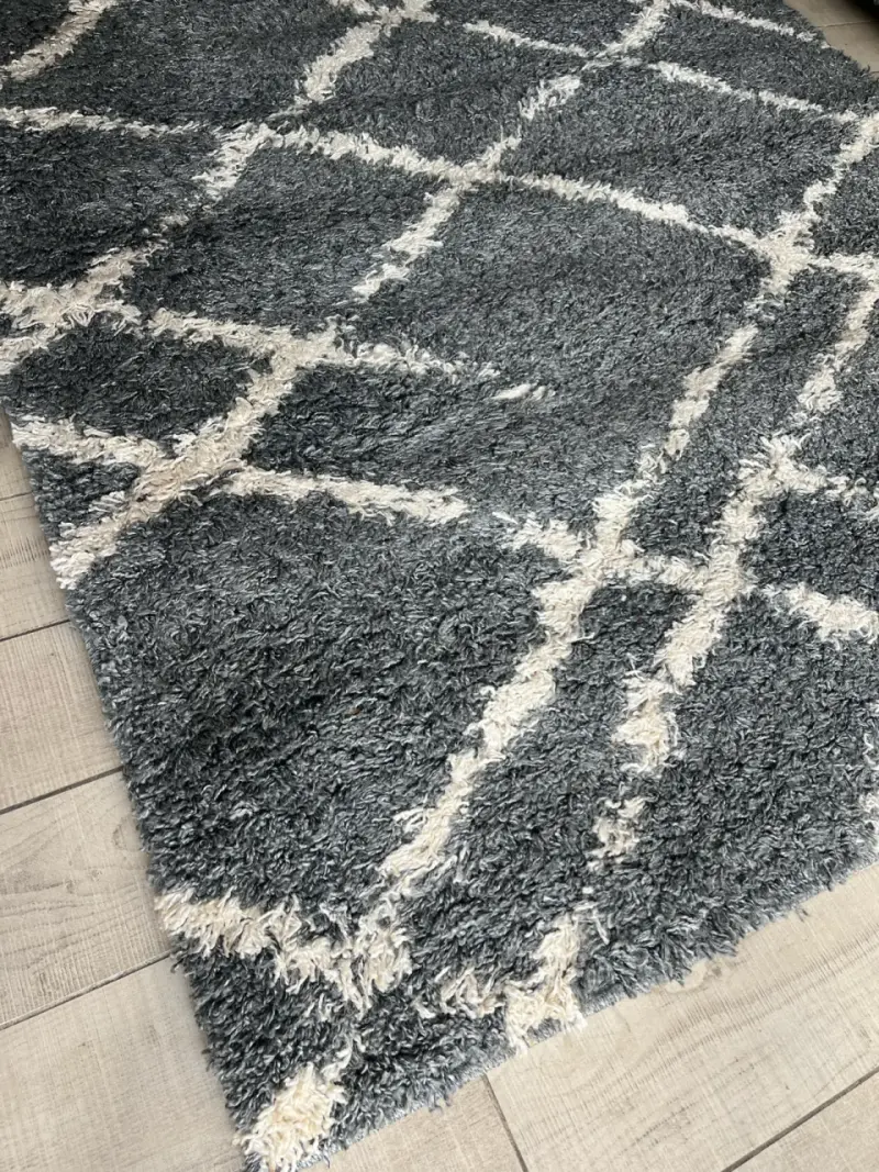 Alfombra estilo shaggy gris - 1