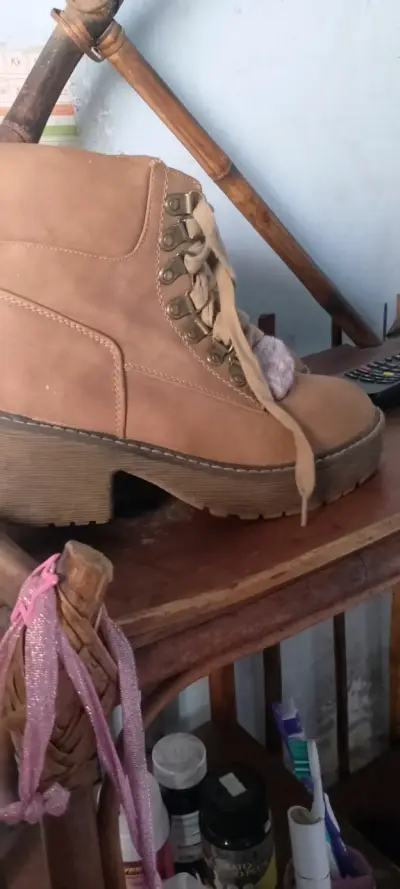 Botas urbanas cuero beige - miniatura 1