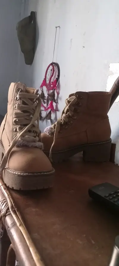 Botas urbanas cuero beige - miniatura 2