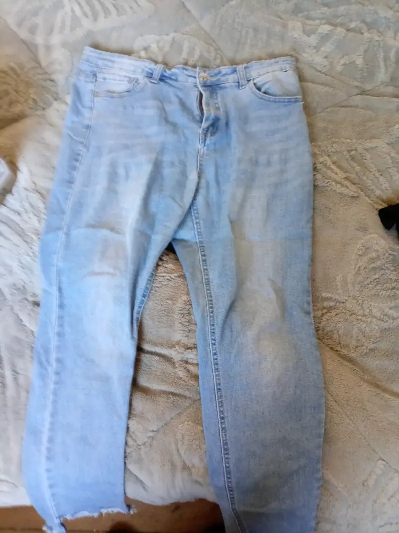 Jeans celestes desgastados