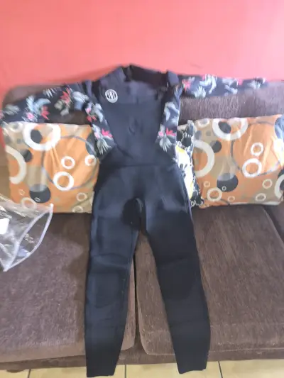 Traje de neopreno floral - miniatura 1