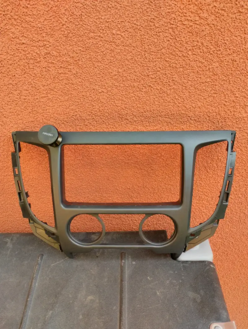 Marco frontal para Mitsubishi l200