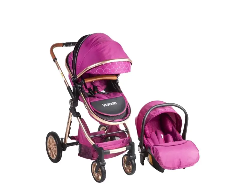 Coche de bebé rosa con huevito