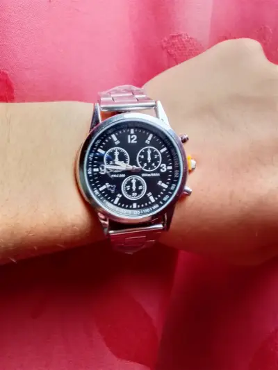 Reloj elegante nuevo plateado - miniatura 3