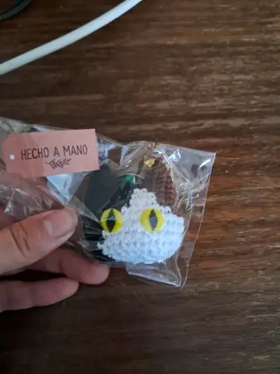 Llavero tejido a mano - miniatura 1