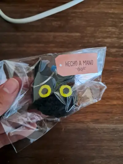 Llavero tejido a mano - miniatura 2