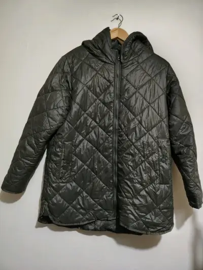 Chaqueta acolchada gris con negra - miniatura 2