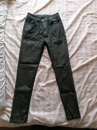 Jeans negros de mujer - miniatura 3
