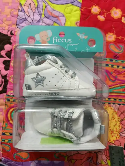 Zapatillas bebé blancas Ficcus - miniatura 1
