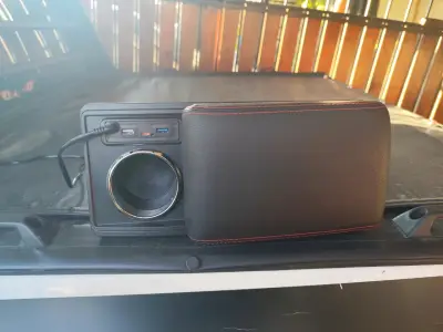Apoyabrazos para Volkswagen Saveiro con cable - miniatura 2