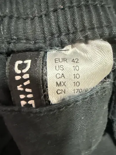 Pantalones negros talle 42 - miniatura 1