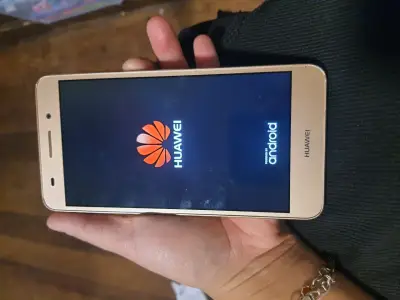 Smartphone Huawei dorado - miniatura 1