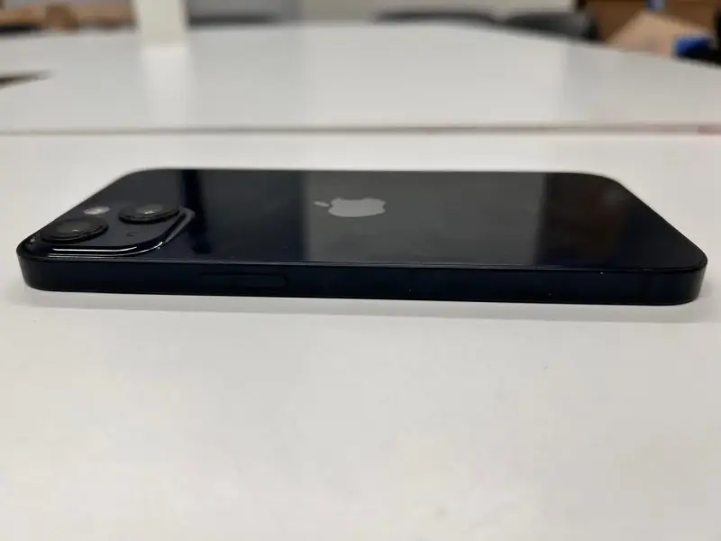iPhone 13 128GB - 2