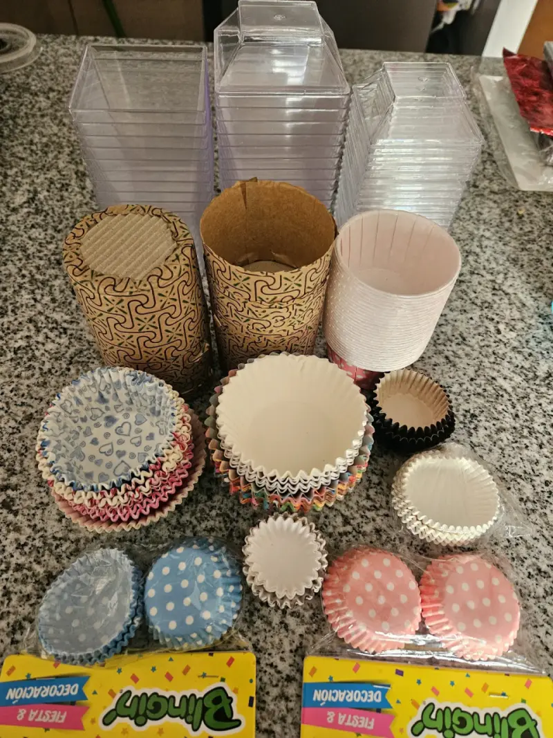 Lote de moldes y cortadores para repostería - 3