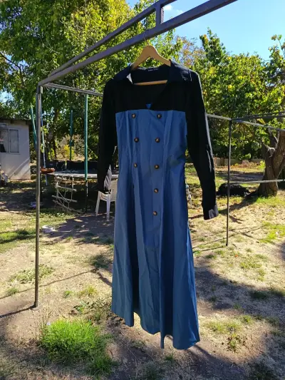 Vestido largo azul con botones - miniatura 1