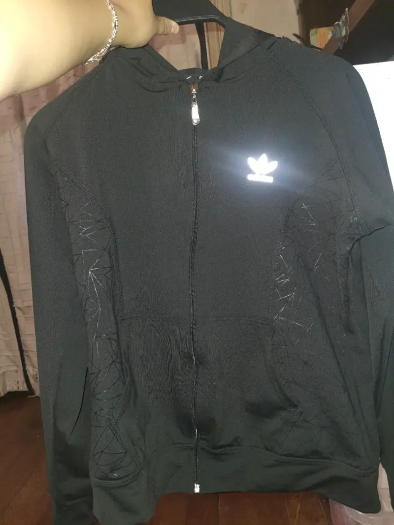 Polerón negro con logo - 1