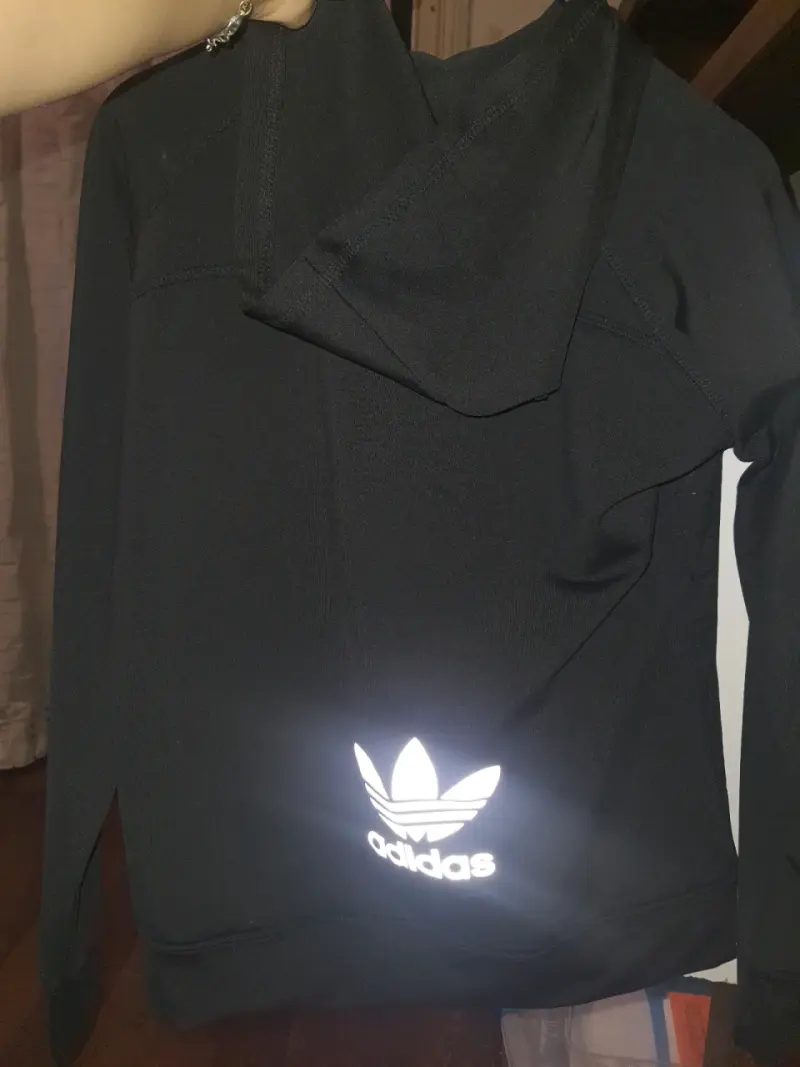 Polerón negro con logo - 2
