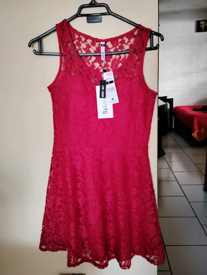 Vestido encaje rojo Sybilla