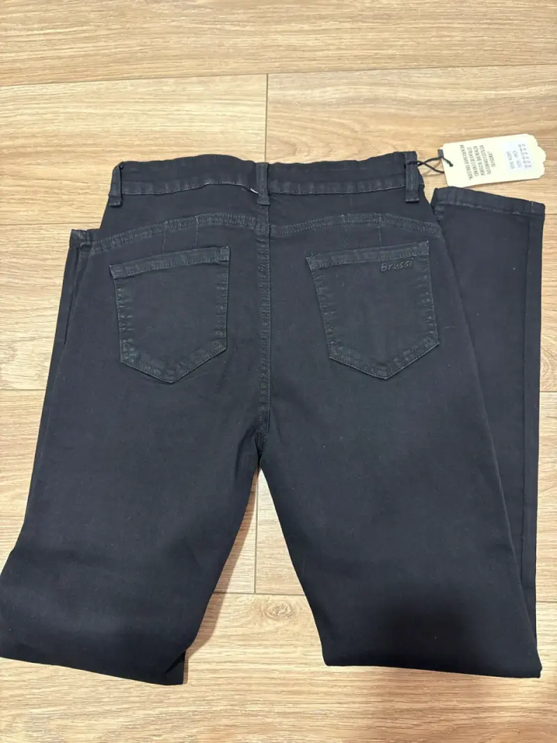Bermudas negras Bruss - 2