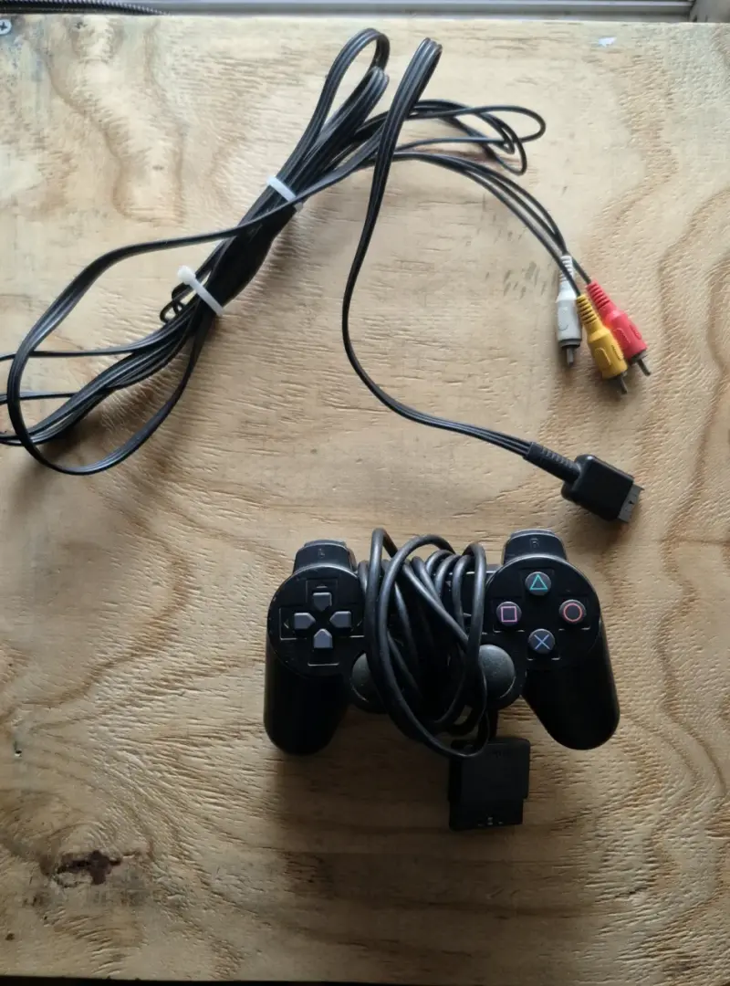 PlayStation 2 Slim - 3