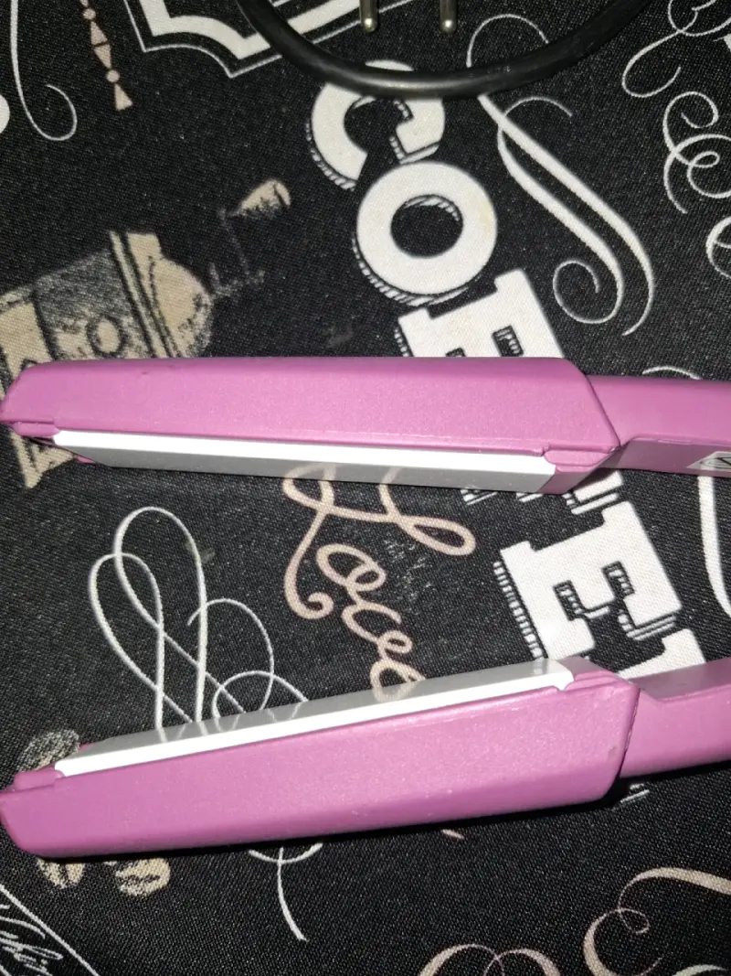 Plancha de pelo rosa compacta - 4