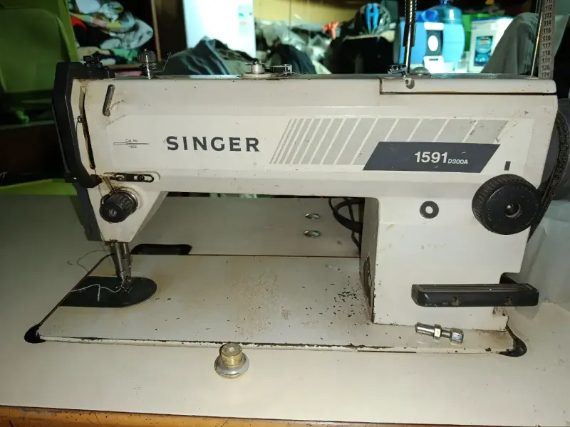 Máquina de coser industrial Singer - 2