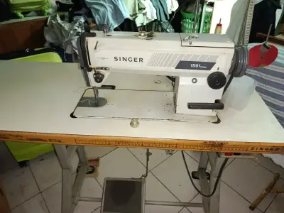 Máquina de coser industrial Singer - miniatura 3