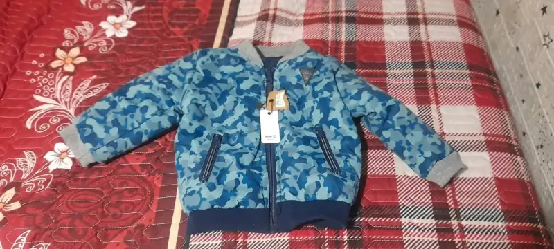 Chaqueta camuflada azul niños