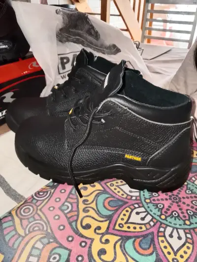 Botas de seguridad negras y cafes - miniatura 2
