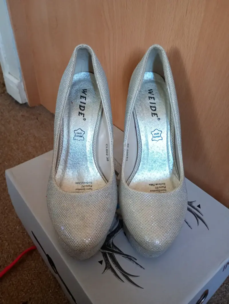 Tacones elegantes plateados - 2